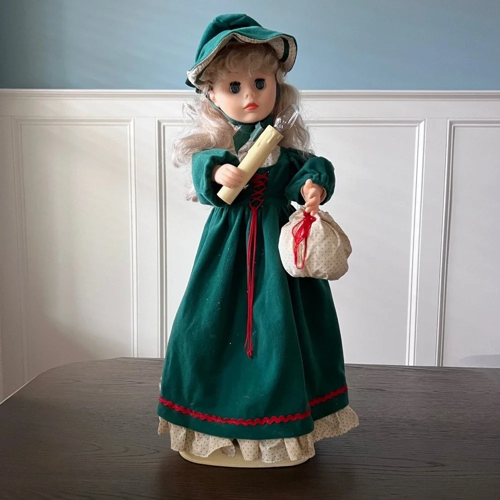 Vintage‎ Christmas Caroler Girl Animated Motionette Lighted Candle 24
